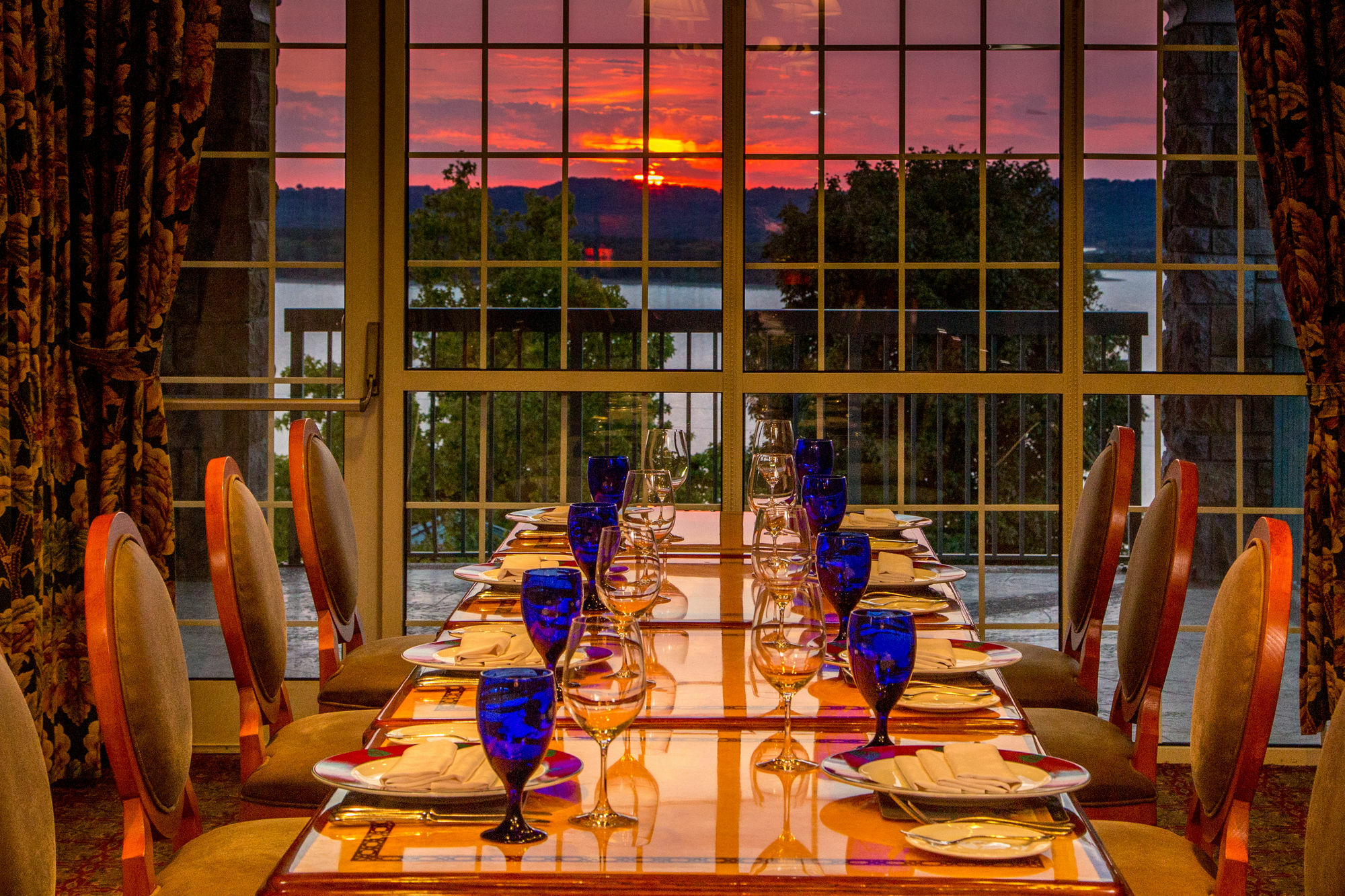 Chateau On The Lake Resort Spa And Convention Center Branson Exteriör bild